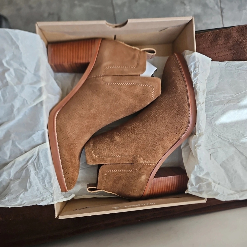 Dolce Vita - Sirano Dark Brown Suede Ankle Booties